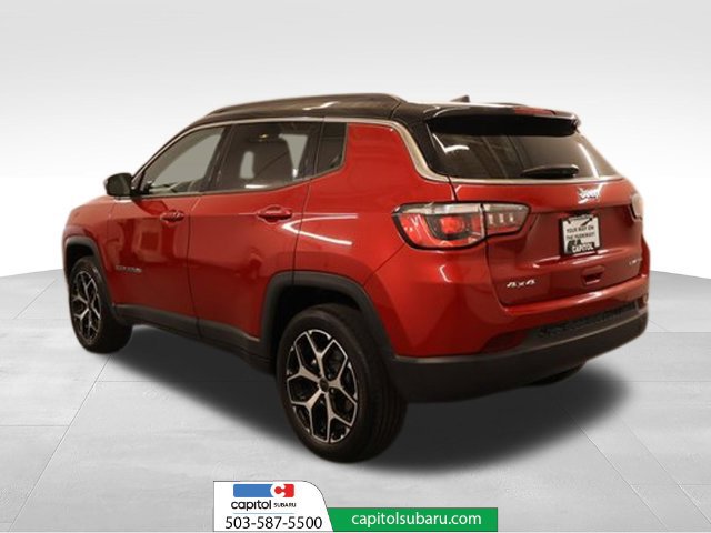 Used 2025 Jeep Compass Limited AWD/4WD image 4