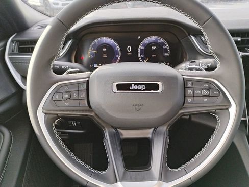 New 2025 Jeep Grand Cherokee Laredo w/ Trailer Tow Package image 37