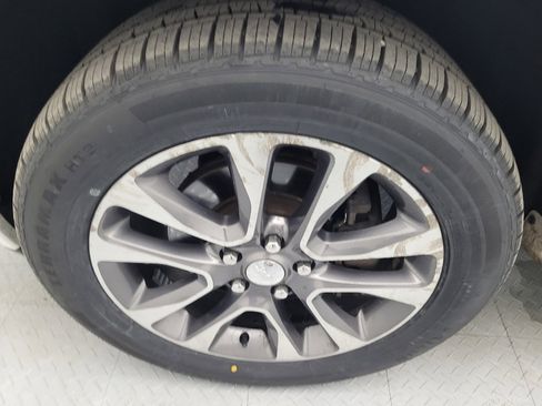 Used 2018 Jeep Grand Cherokee Overland image 31