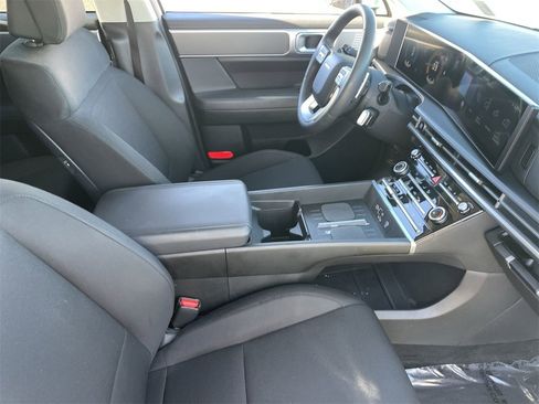 Used 2025 Hyundai Santa Fe SE image 11