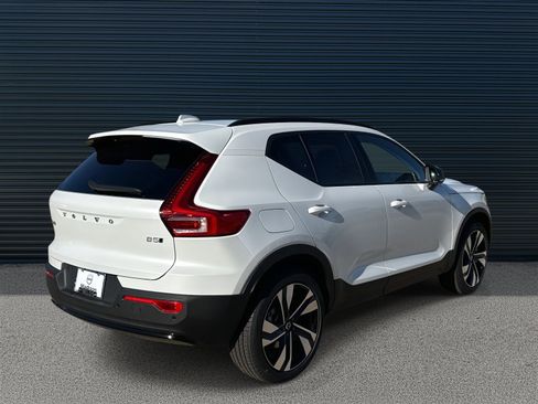 New 2026 Volvo XC40 B5 Ultra w/ Climate Package image 5