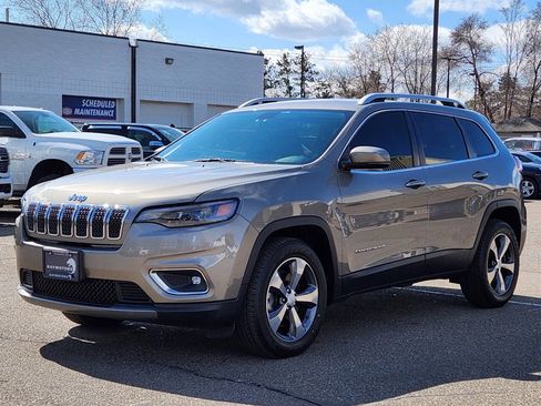 Used 2019 Jeep Cherokee Limited image 7