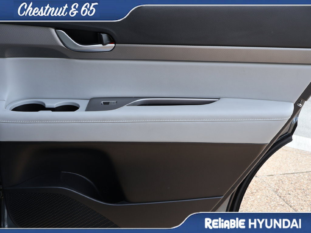 Used 2022 Hyundai Palisade SEL w/ Premium Package FWD image 11