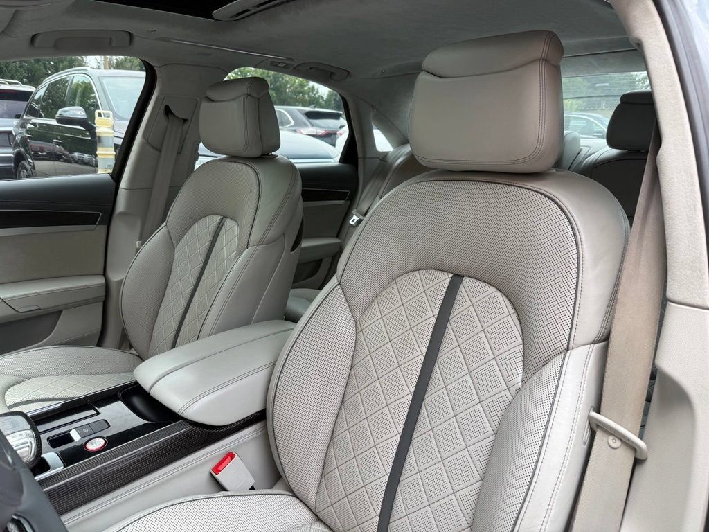 Used 2013 Audi S8 AWD/4WD image 10