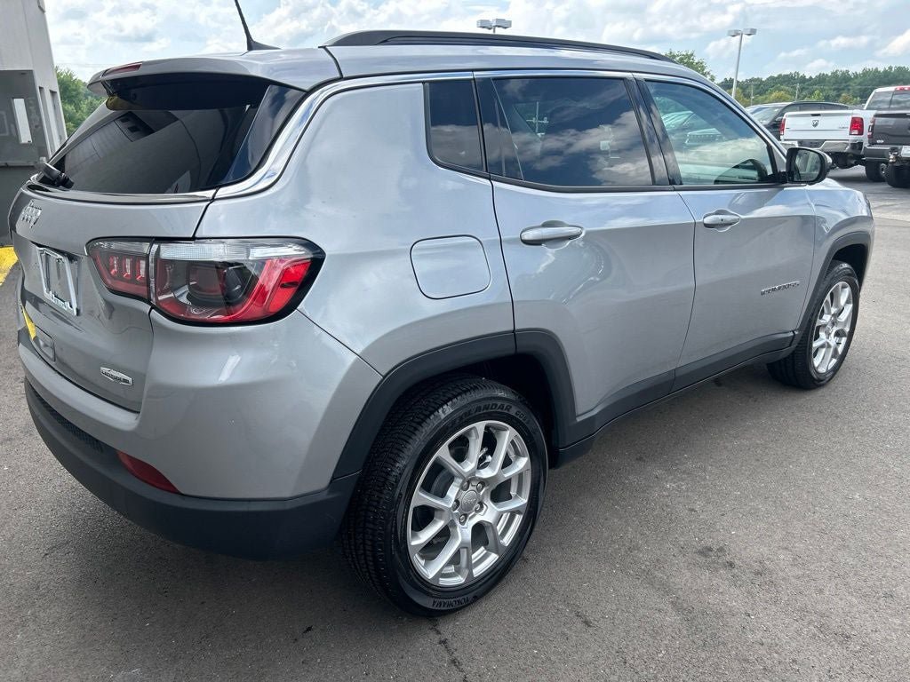 Used 2022 Jeep Compass Latitude AWD/4WD image 6