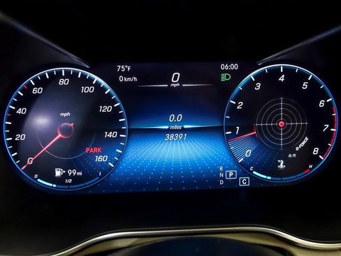 Used 2022 Mercedes-Benz GLC 300 4MATIC w/ Premium Package Lite image 18