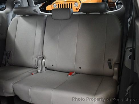 Used 2014 Toyota Sienna XLE image 21