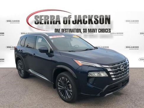 Used 2025 Nissan Rogue Platinum w/ Tech Package AWD/4WD image 2