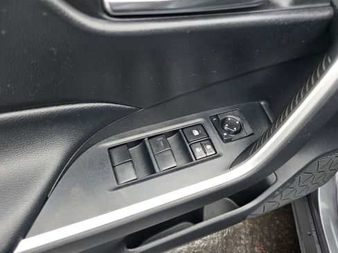 Used 2021 Toyota RAV4 XLE w/ Convenience Package image 16