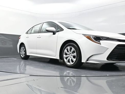 Certified 2024 Toyota Corolla LE FWD image 31