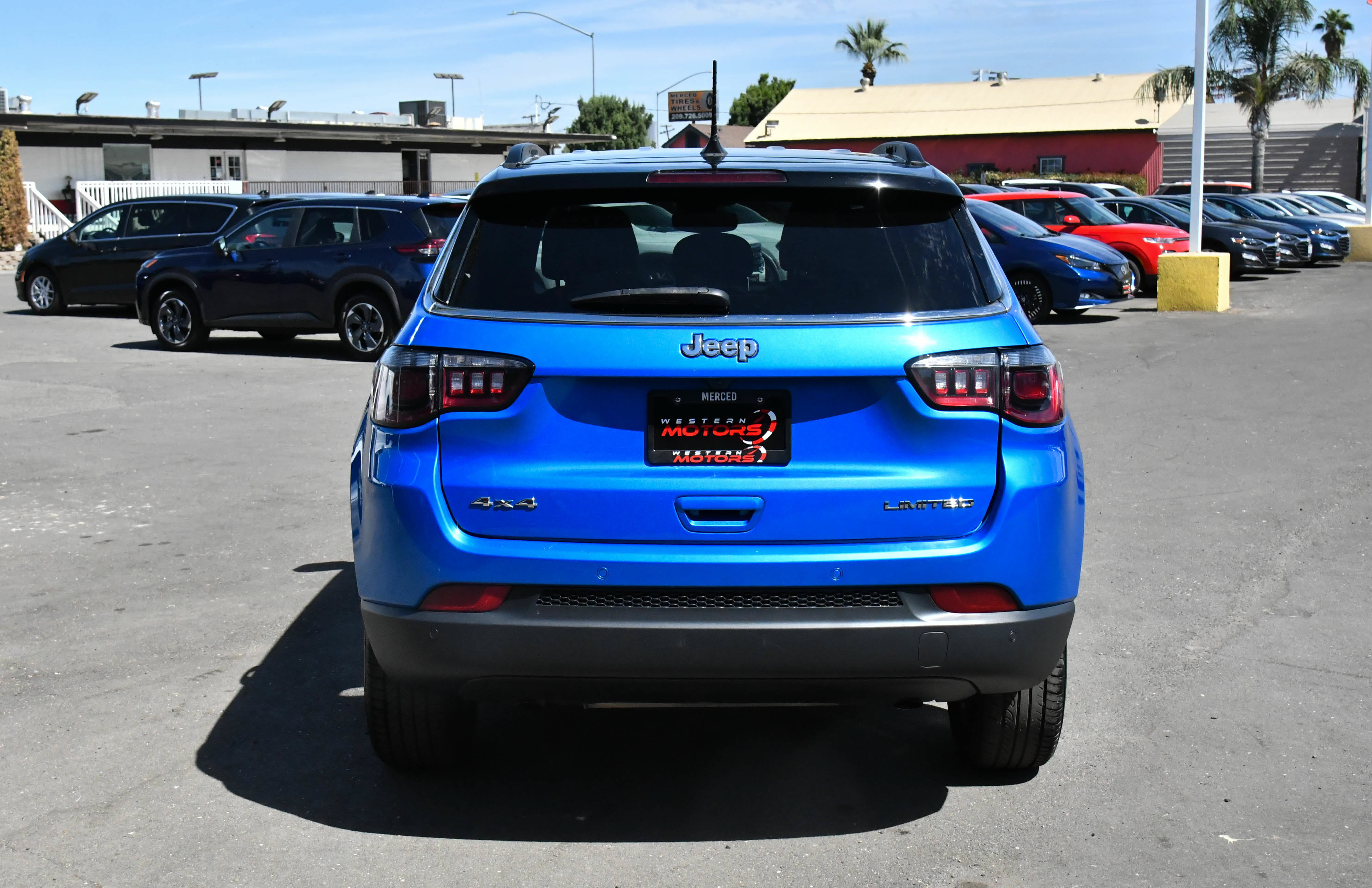 Used 2025 Jeep Compass Limited AWD/4WD image 7