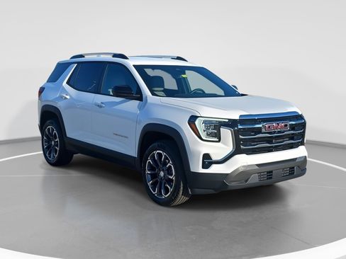 Used 2026 GMC Terrain Elevation w/ Elevation Premium Package image 3