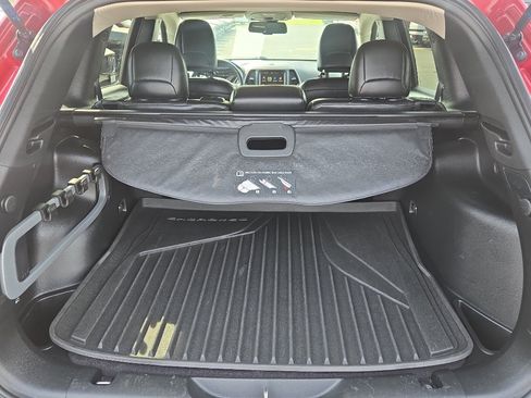 Used 2017 Jeep Cherokee Limited AWD/4WD image 15