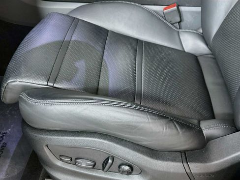 Certified 2023 Porsche Cayenne AWD/4WD image 12