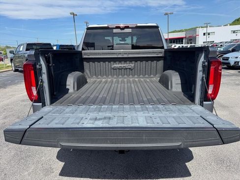 Used 2021 GMC Sierra 1500 AT4 w/ AT4 Premium Package AWD/4WD image 18
