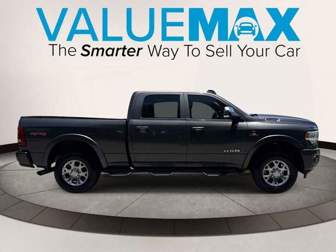 Used 2022 RAM 2500 Laramie AWD/4WD image 2