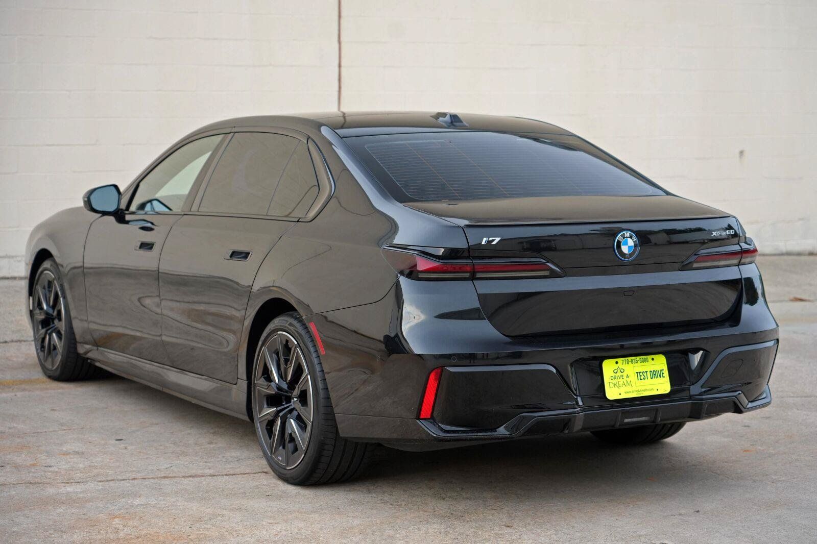 Used 2024 BMW i7 xDrive60 AWD/4WD image 60