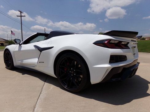 Used 2023 Chevrolet Corvette Z06 w/ Stealth Interior Trim Package RWD image 31
