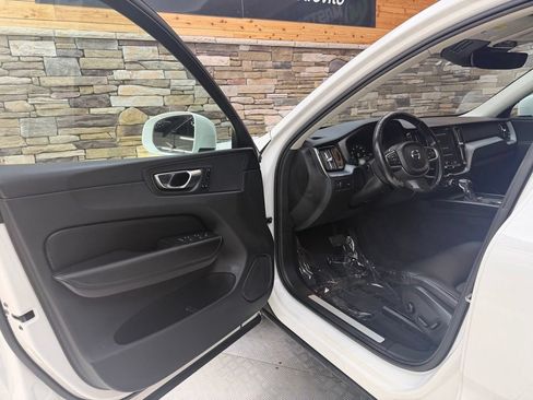Used 2019 Volvo XC60 T6 Momentum AWD/4WD image 42