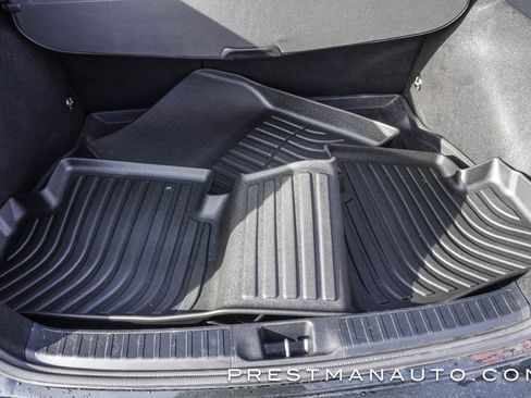 Used 2020 Toyota Prius L Eco image 34