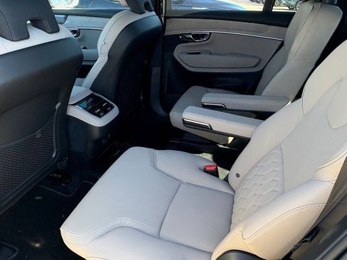 New 2026 Volvo XC90 B6 Plus w/ Protection Package Premier image 22