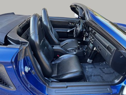 Used 2000 Toyota MR2 image 16