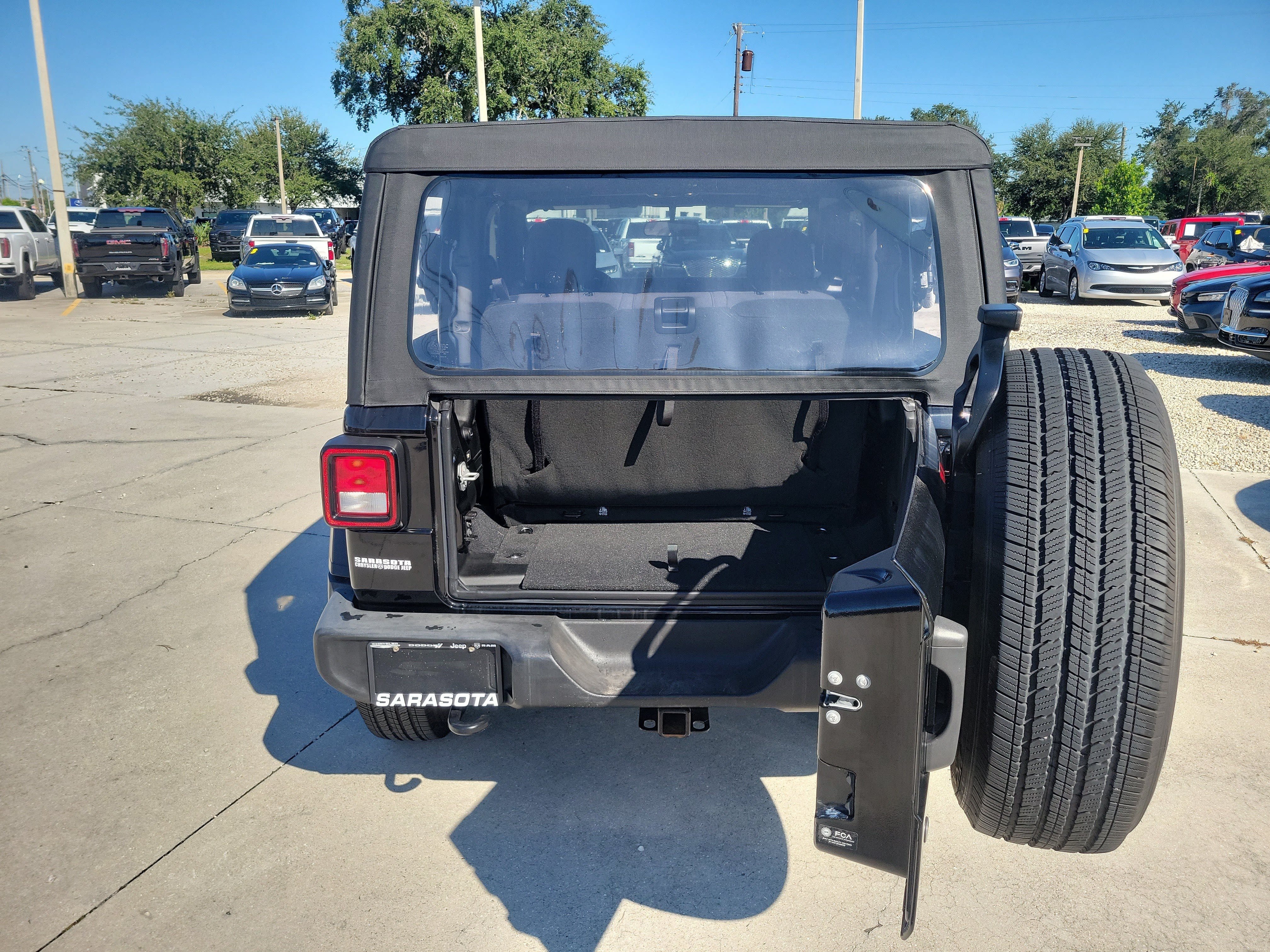 Used 2023 Jeep Wrangler Sport AWD/4WD image 10