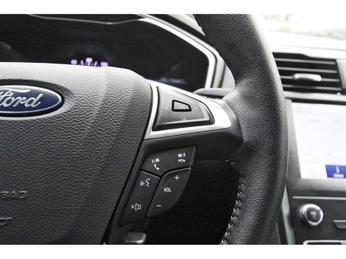 Used 2020 Ford Fusion SE w/ Equipment Group 151A image 16