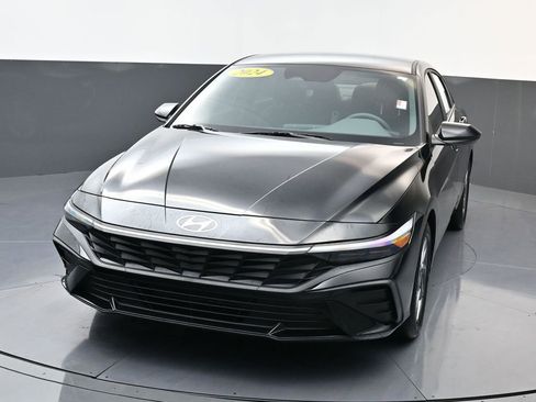Certified 2024 Hyundai Elantra SEL image 7