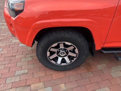 Used 2024 Toyota 4Runner TRD Off-Road Premium w/ Moonroof Package AWD/4WD image 10