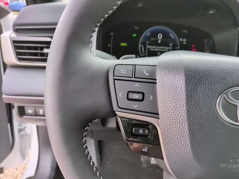 Used 2026 Toyota Camry SE w/ Convenience Package FWD image 15