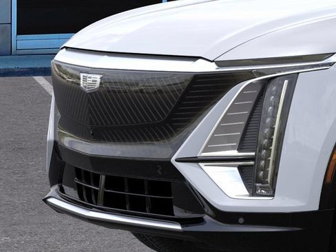 New 2026 Cadillac Lyriq Luxury AWD/4WD image 13