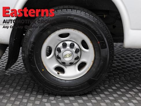 Used 2021 Chevrolet Express 2500 w/ Driver Convenience Package RWD image 27