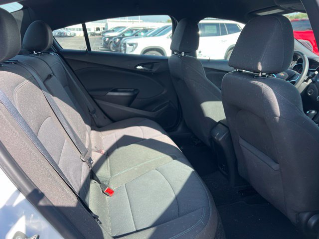 Used 2018 Chevrolet Cruze LT w/ Convenience Package FWD image 10