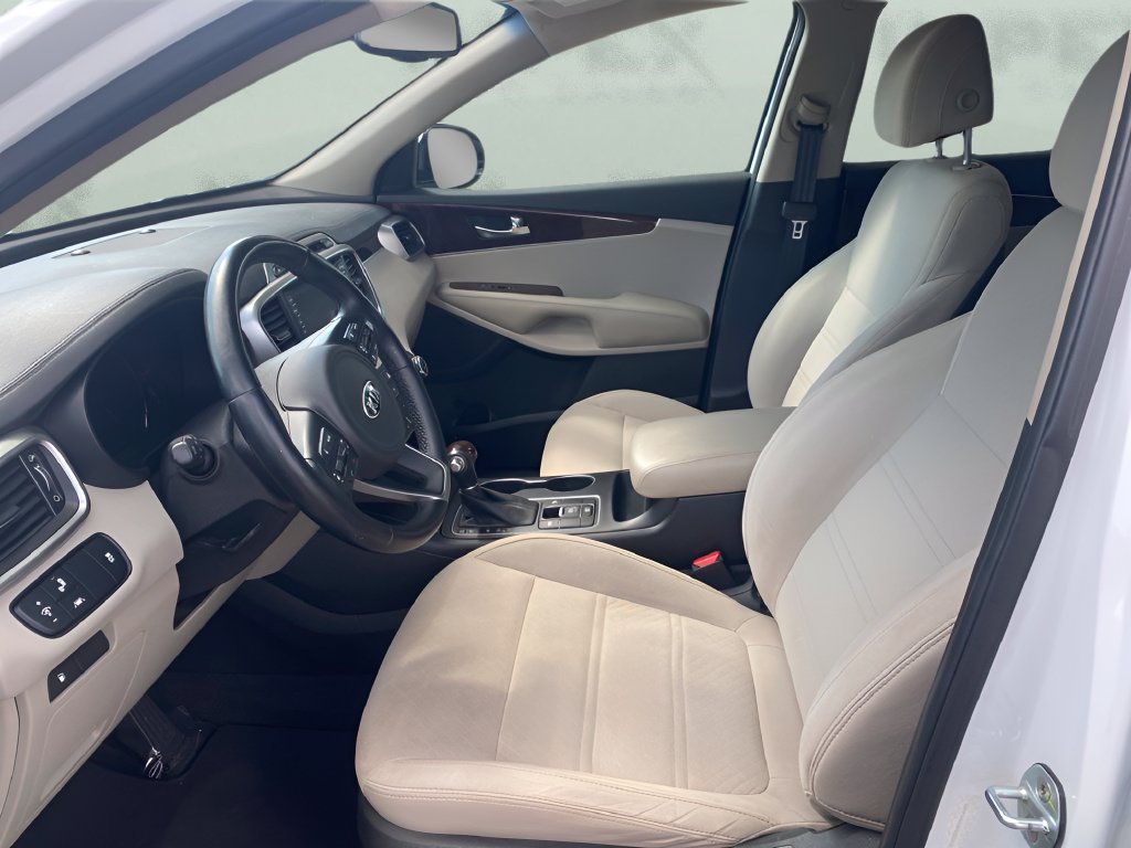 Used 2017 Kia Sorento LX w/ LX V6 Convenience Package FWD image 9