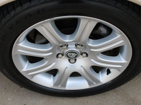 Used 2005 Jaguar XJ8 RWD image 34