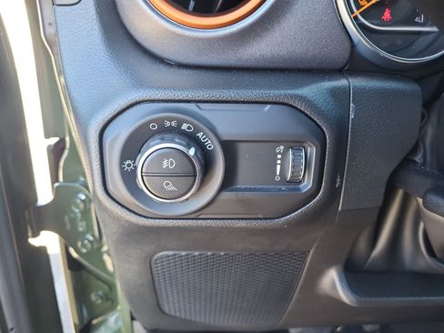 Used 2023 Jeep Gladiator Mojave w/ Cold Weather Group AWD/4WD image 30