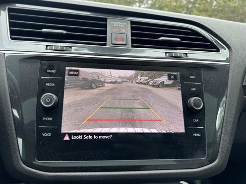 Used 2020 Volkswagen Tiguan SEL Premium R-Line image 39