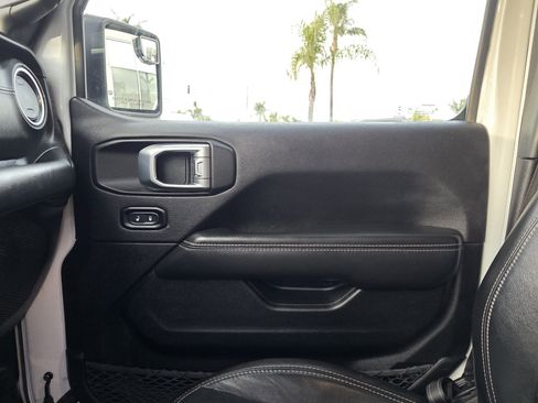 Certified 2023 Jeep Wrangler Sahara w/ Cold Weather Group image 10