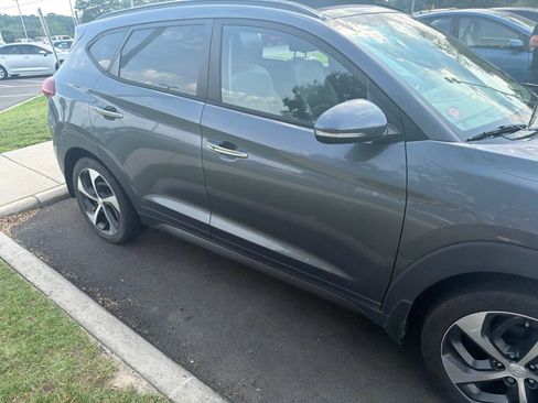 Used 2016 Hyundai Tucson Limited w/ Option Group 03 FWD image 20