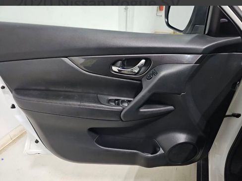 Used 2020 Nissan Rogue SV AWD/4WD image 7