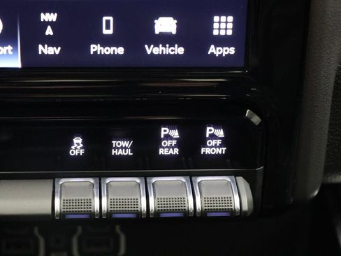 Used 2023 RAM 1500 Laramie AWD/4WD image 29