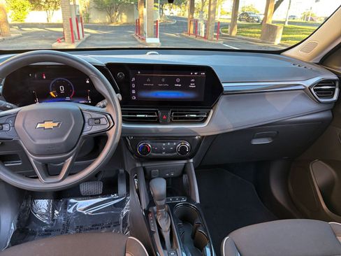Used 2025 Chevrolet TrailBlazer LT image 27