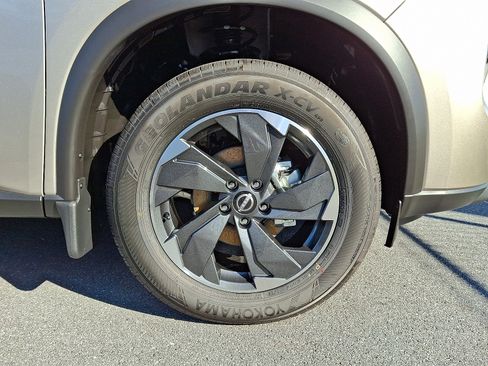 New 2026 Nissan Rogue SV w/ SV Premium Package image 4