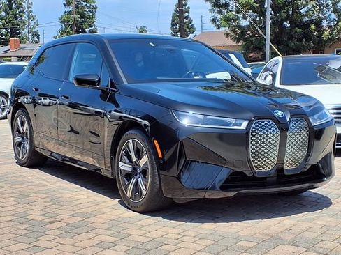 Used 2023 BMW iX xDrive50 w/ Premium Package AWD/4WD image 3