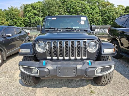 Used 2023 Jeep Wrangler Unlimited Sahara AWD/4WD image 2