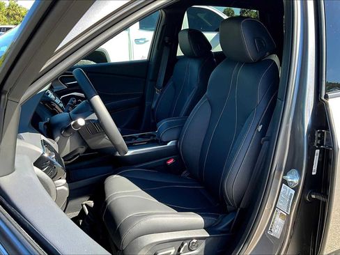 Certified 2025 Acura RDX image 9