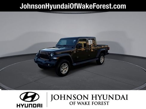 Used 2020 Jeep Gladiator Sport w/ Quick Order Package 24S AWD/4WD image 4