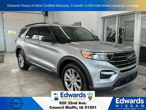 Used 2021 Ford Explorer XLT w/ Equipment Group 202A AWD/4WD image 2