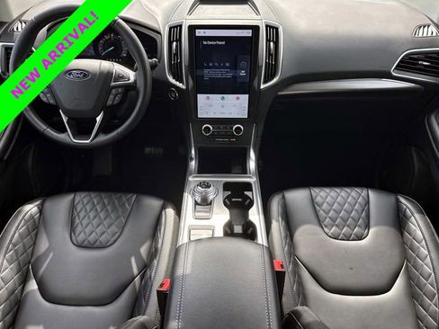 Certified 2024 Ford Edge Titanium image 8